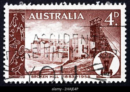 AUSTRALIEN - UM 1958: Eine in Australien gedruckte Marke zeigt die Broken Hill Mine, 75th. Jahrestag des Broken Hill Mining Field, um 1958 Stockfoto