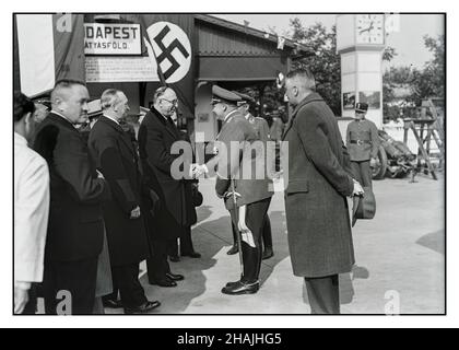 Hermann Göring Nazi-Reichsmarschall in Budapest-Mátyásföld Jahrgang 1930 s Vorkriegsbild von Hermann Göring führenden deutschen Nazi und Leiter der deutschen Luftwaffe Ankunft in Ungarn "Mátyásföldön" 1935 von ungarischen Präsidenten Gyula Gömbös und führenden Politikern begrüßt Stockfoto