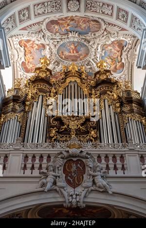 Die größte Orgel der Welt im Passauer Dom in Bayern Stockfoto