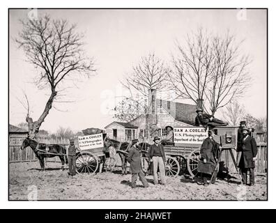 American Civil war Offizieller Gewerkschaftsfotograf, Wagen und Kamera von Sam A. Cooley, US-Fotograf, Department of the South] Fotografien von Artillerie, Ort und Datum [zwischen 1860 und 1865] Vereinigte Staaten--Geschichte--Bürgerkrieg, 1861-1865--Transport. - Usa--Geschichte--Bürgerkrieg, 1861-1865--Kommunikation. - Fotografie. Wagen und Wagen. - Stereogramme Der Vereinigten Staaten--1860-1870. Feuchte Kollodionnegative. - Fotos aus dem Bürgerkrieg, 1861-1865 Stockfoto