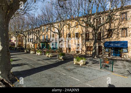 Centre-Village Tourtour, Frankreich. Tourtour wurde von der Vereinigung Les Plus Beaux Villages de France in die Liste der schönsten Dörfer Frankreichs aufgenommen Stockfoto