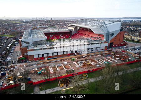 Liverpool, Merseyside, Großbritannien - Dez, 02 2021. Eine allgemeine Luftaufnahme der Baustelle der Anfield Road im Anfield Stadium des Liverpool Football Club als Nachteile Stockfoto