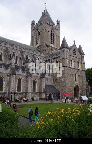 Blick auf die Gärten der Christ Church Cathedral in Dublin, Irland Stockfoto