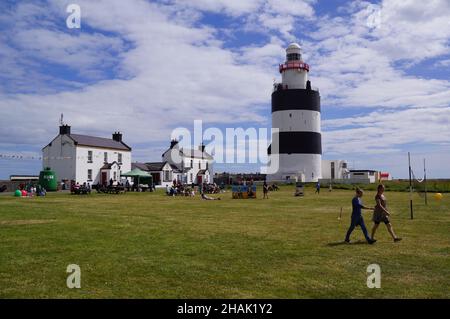 Hook Head, Irland: Besucher des Hook Lighthouse in Hook Head, County Wexford (Irland) Stockfoto