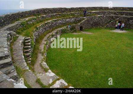 Terrassen in der Festung Grianan von Aileach in Inishowen, County Donegal (Irland) Stockfoto