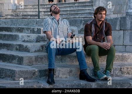 VERÖFFENTLICHUNGSDATUM: 22. April 2022 TITEL: The Unertraable Weight of Massive Talent. STUDIO: Lionsgate. REGIE: Tom Gormican. PLOT: Nicolas Cage, ein Bargeldfan, stimmt zu, auf der Geburtstagsfeier eines Milliardärs-Superfans einen bezahlten Auftritt zu machen, ist aber wirklich ein Informant für die CIA, da der Milliardär-Fan ein Drogenkönigin ist und in einem Tarantino-Film gecastet wird. HAUPTROLLE: PEDRO PASCAL als Javi, NICOLAS CAGE als Nic Cage (Foto: © Lionsgate/Entertainment Picics) Stockfoto