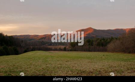 Sonnenuntergang in den Smokey Mountains Stockfoto