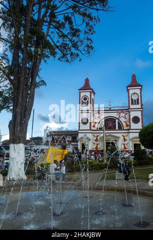 La Unión, Antioquia / Kolumbien - 21. November 2021. Parroquia Nuestra Señora De Las Mercedes, ist ein kolumbianischer Tempel der katholischen Anbetung, es befindet sich Stockfoto