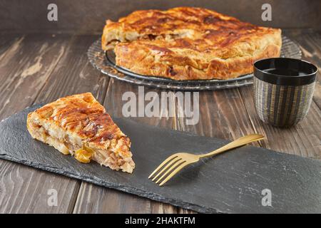 Kuchen mit Quitte, Äpfeln und Birnen. Französische Gourmetküche Stockfoto