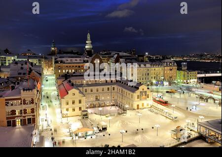 Winteransicht von Södermalmstorg, Stockholm, Schweden von der obersten Plattform des Katarina-Aufzugs, dezember 2009 Stockfoto