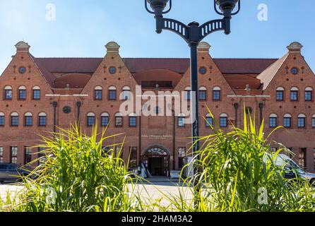 Gdansk, Polen - 9. September 2020: Polish Baltic F. Chopin Philharmonic in Gdansk ist ein Konzertsaal auf der Insel Olowianka am Fluss Motlawa. Stockfoto