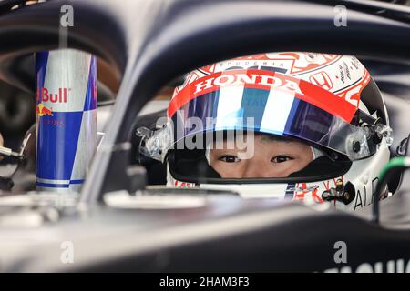 Abu Dhabi, Abu Dhabi. 14th Dez 2021. Yuki Tsunoda (JPN) AlphaTauri AT02. 14.12.2021. Formula 1 Testing, Yas Marina Circuit, Abu Dhabi, Dienstag. Bildnachweis sollte lauten: XPB/Press Association Images. Quelle: XPB Images Ltd/Alamy Live News Stockfoto