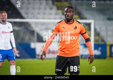 Odense, Dänemark. 12th, Dezember 2021. Alhaji Kamara (99) vom FC Randers beim Sydbank Cup-Spiel zwischen Odense Boldklub und dem FC Randers im Nature Energy Park in Odense. (Foto: Gonzales Photo - Kent Rasmussen). Stockfoto