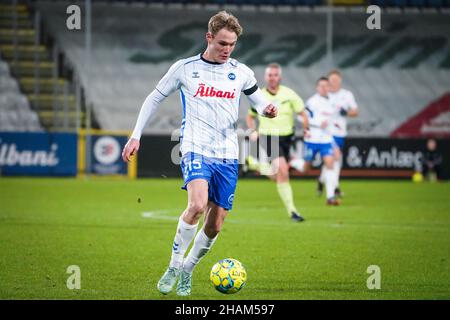 Odense, Dänemark. 12th, Dezember 2021. Max Fenger (15) von Odense Boldklub beim Sydbank Cup-Spiel zwischen Odense Boldklub und dem FC Randers im Nature Energy Park in Odense. (Foto: Gonzales Photo - Kent Rasmussen). Stockfoto