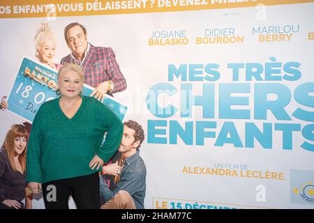 Paris, Frankreich, der 14th. dezember, Premiere des Films 'My Dearest Children' Schauspielerin Josianne Balasko, François Loock/ Alamy Credit: Loock François/Alamy Live News Stockfoto