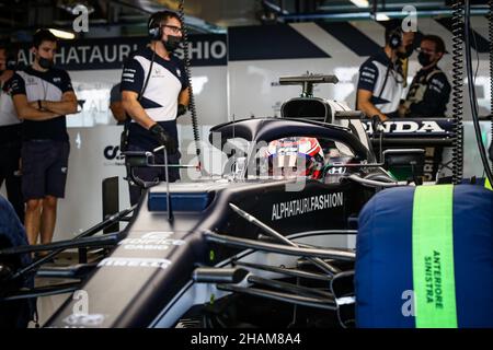 LAWSON Liam (nzl), Scuderia AlphaTauri Honda AT02, Porträt während der Nachsaison-Tests 2021 vom 14. Bis 15. Dezember 2021 auf dem Yas Marina Circuit, auf der Insel Yas, Abu Dhabi - Foto: Florent Gooden/DPPI/LiveMedia Stockfoto
