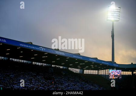 Feature, Fans im Vonovia-Ruhrstadion, Tribuene, Fußball 1st Bundesliga, Spieltag 15th, VfL Bochum (BO) - Borussia Dortmund (DO), am 11th. Dezember 2021 in Bochum/Deutschland. #die DFL-Vorschriften verbieten die Verwendung von Fotos als Bildsequenzen und/oder quasi-Video # Â Stockfoto