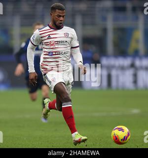 San Siro Stadion, Mailand, Italien, 12. Dezember 2021, Keita (Cagliari Calcio) im Einsatz während Inter - FC Internazionale gegen Cagliari Calcio - italienische s Stockfoto