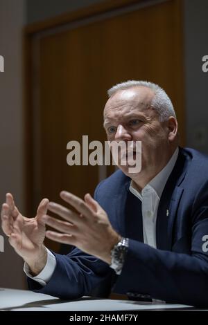 CEO anders Opedal von Norwegens größtem Energieversorger besucht das Gebiet im Hafen von Tyne und wird zum Stützpunkt des weltweit größten Offshore-Windparks, Großbritannien Stockfoto