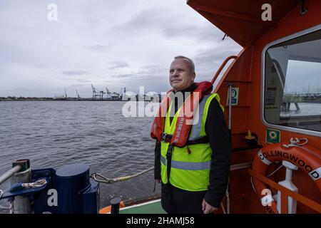 CEO anders Opedal von Norwegens größtem Energieversorger besucht das Gebiet im Hafen von Tyne und wird zum Stützpunkt des weltweit größten Offshore-Windparks, Großbritannien Stockfoto