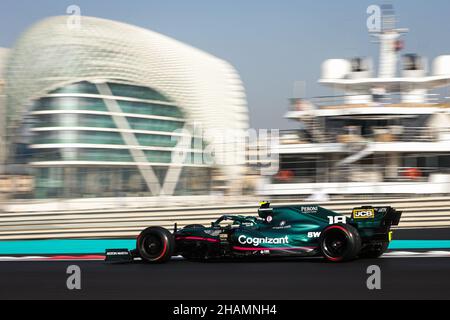 18 STROLL Lance (CAN), Aston Martin F1, Aktion während der 2021 Nachsaison-Tests vom 14. Bis 15. Dezember 2021 auf dem Yas Marina Circuit, auf Yas Island, Abu Dhabi - Foto: Antonin Vincent/DPPI/LiveMedia Stockfoto