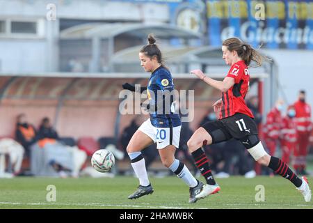 Mailand, Italien. 5th Dez 2021. Italien, Mailand, 5 2021. dezember: Flaminia Simonetti (Inter-Mittelfeldspieler) greift während des Fußballspiels AC MILAN gegen FC INTER, Women Serie A 2021-2022 day10, Vismara Center (Bildquelle: © Fabrizio Andrea Bertani/Pacific Press via ZUMA Press Wire) den Strafraum in der zweiten Halbzeit an Stockfoto