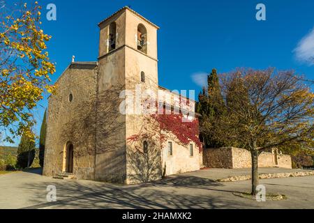 Église Saint-Denis von Tourtour, Frankreich Stockfoto