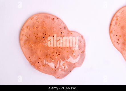 Orangefarbenes Spielzeug für Kinder, Schleim, Nahaufnahme. Antistress-Spielzeug Stockfoto