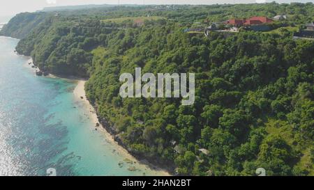 Luftaufnahme der Hügel am Pandawa Strand. Bali-Insel. Indonesien. Stockfoto