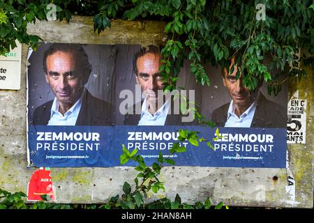 September 2021, Plakat zur Unterstützung des französischen rechtsextremen Kommentators Eric Zemmour, wahrscheinlicher Kandidat für die französischen Präsidentschaftswahlen 2022. Poste Stockfoto