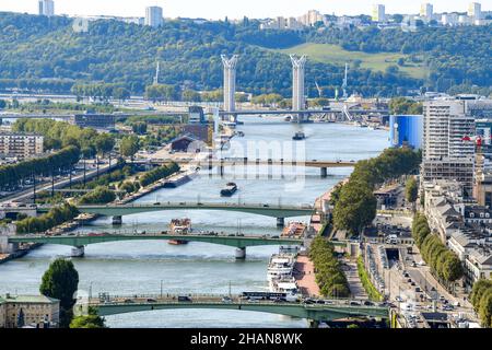 Rouen (Nordfrankreich): Die seine vom Katharinenhügel aus gesehen. Im Hintergrund die Flaubertbrücke Stockfoto