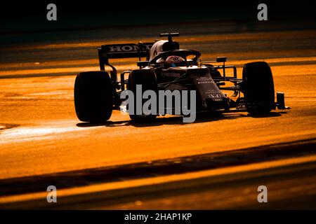 22 TSUNODA Yuki (jap), Scuderia AlphaTauri, Aktion während der Nachsaison-Tests 2021 vom 14. Bis 15. Dezember 2021 auf dem Yas Marina Circuit, auf der Insel Yas, Abu Dhabi - Foto: Antonin Vincent/DPPI/LiveMedia Stockfoto