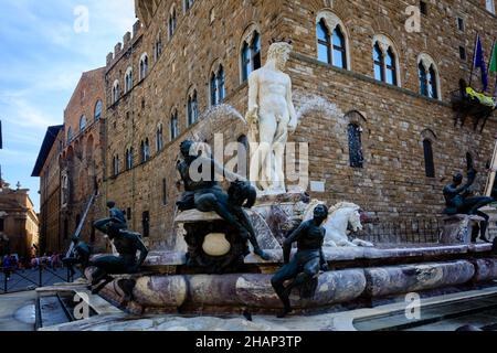 Der Neptunbrunnen auf der Piazza della Signoria, vor dem Palazzo Vecchio. Florenz. Italien. Stockfoto