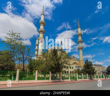 Ertugrul Gazi Moschee in Aschgabat, der Hauptstadt Turkmenistans Stockfoto