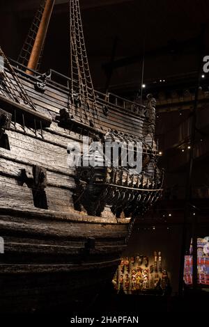 Das prächtige hölzerne Vasa-Kriegsschiff, das aus dem Meer geborgen und im Vasa-Museum ausgestellt wurde. Schwedisches Kriegsschiff, das von 1626 bis 1628 gebaut wurde. Stockfoto