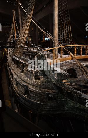 Das prächtige hölzerne Vasa-Kriegsschiff, das aus dem Meer geborgen und im Vasa-Museum ausgestellt wurde. Schwedisches Kriegsschiff, das von 1626 bis 1628 gebaut wurde. Stockfoto