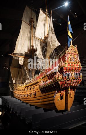 Modell des prächtigen hölzernen Vasa-Kriegsschiffes, das aus dem Meer geborgen und im Vasa-Museum ausgestellt wurde. Schwedisches Kriegsschiff, das von 1626 bis 1628 gebaut wurde Stockfoto