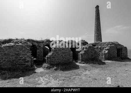 Blick auf die Arsen-Labryinthe bei der Botallack Mine in Cornwall Stockfoto