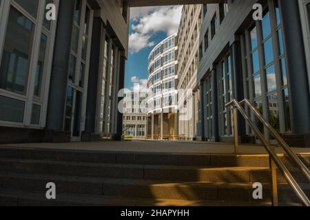 STUTTGART, DEUTSCHLAND - 10. Jul 2019: STUTTGART, DEUTSCHLAND - 09,2019. JULI: Vaihingen Dies ist das Regierungspräsidium Baden-Württemberg in Ruppman Stockfoto
