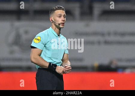 VELSEN, NIEDERLANDE - 14. DEZEMBER: Schiedsrichter Eijgelsheim während des niederländischen TOTO KNVB Cup-Spiels zwischen Telstar und Spakenburg am 14. Dezember 2021 im Telstar Stadion in Velsen, Niederlande (Foto: Patrick Goosen/Orange Picters) Stockfoto