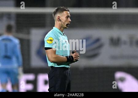 VELSEN, NIEDERLANDE - 14. DEZEMBER: Schiedsrichter Eijgelsheim während des niederländischen TOTO KNVB Cup-Spiels zwischen Telstar und Spakenburg am 14. Dezember 2021 im Telstar Stadion in Velsen, Niederlande (Foto: Patrick Goosen/Orange Picters) Stockfoto