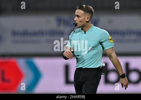 VELSEN, NIEDERLANDE - 14. DEZEMBER: Schiedsrichter Eijgelsheim während des niederländischen TOTO KNVB Cup-Spiels zwischen Telstar und Spakenburg am 14. Dezember 2021 im Telstar Stadion in Velsen, Niederlande (Foto: Patrick Goosen/Orange Picters) Stockfoto