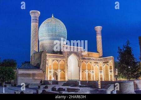 Abendansicht des Gur-e Amir Mausoleums in Samarkand, Usbekistan Stockfoto