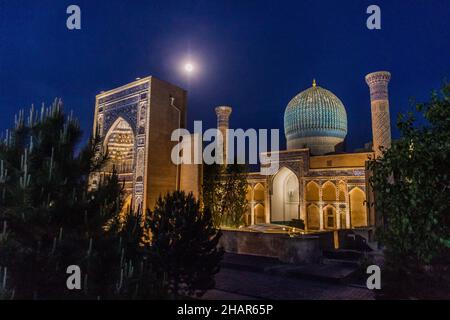 Abendansicht des Gur-e Amir Mausoleums in Samarkand, Usbekistan Stockfoto