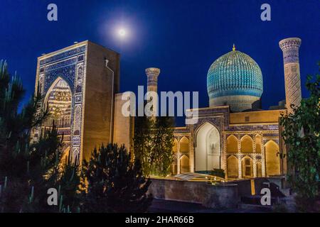 Abendansicht des Gur-e Amir Mausoleums in Samarkand, Usbekistan Stockfoto