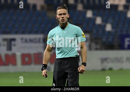 VELSEN, NIEDERLANDE - 14. DEZEMBER: Schiedsrichter Eijgelsheim während des niederländischen TOTO KNVB Cup-Spiels zwischen Telstar und Spakenburg am 14. Dezember 2021 im Telstar Stadion in Velsen, Niederlande (Foto: Patrick Goosen/Orange Picters) Stockfoto