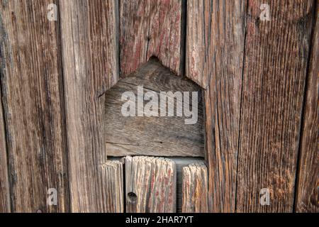 Colorado, Teller County, Victor, Vindicator Valley Trail. Historisches Goldbergbaugebiet, Stadt der Unabhängigkeit. Detail der alten Kabinenwand. Stockfoto