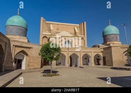 Innenhof von Barak Khan Madrasa, Teil des Hazrati Imon Ensembles in Taschkent, Usbekistan Stockfoto