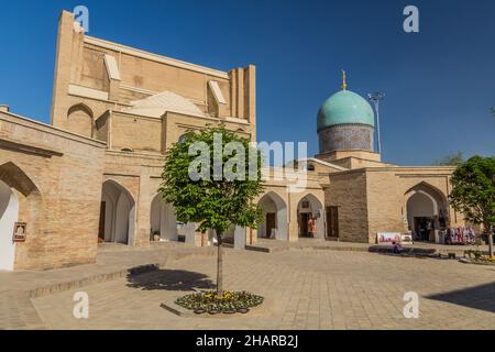 TASCHKENT, USBEKISTAN - 4. MAI 2018: Innenhof von Barak Khan Madrasa, Teil des Hazrati Imon Ensembles in Taschkent, Usbekistan Stockfoto