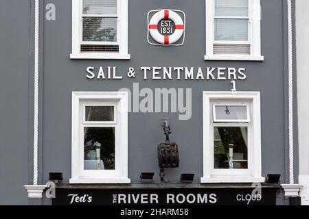 Ship Chandlers on Donegall Quay, Belfast, County Antrim, Northern Ireland, Vereinigtes Königreich Stockfoto